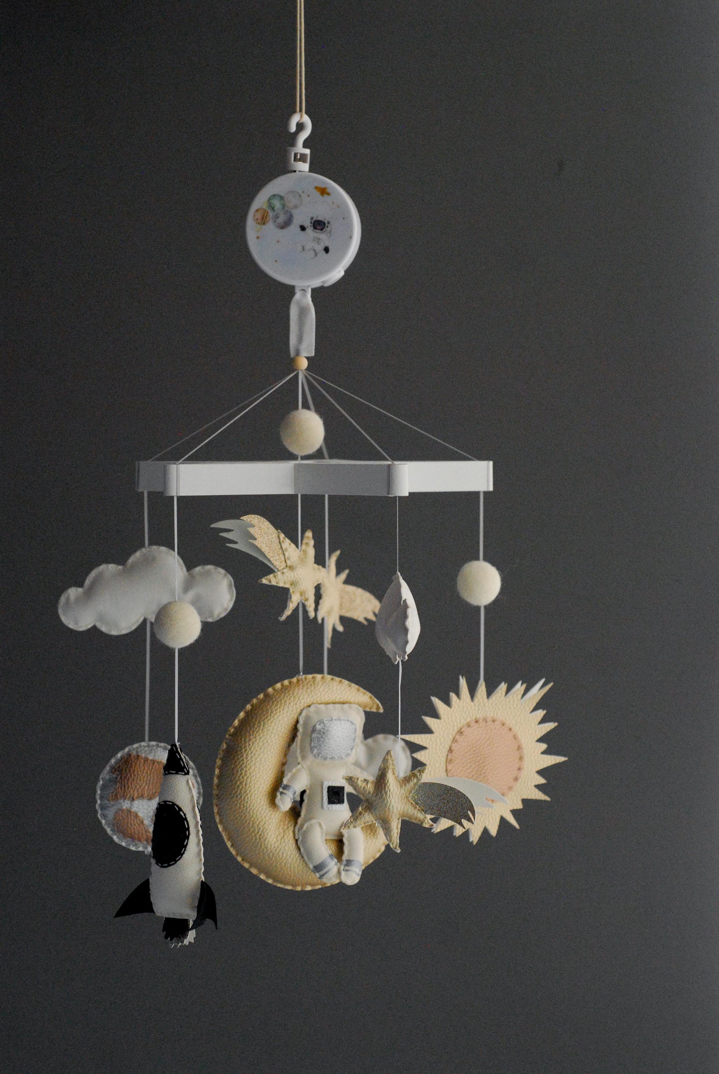 Móvil "Bruno llega a la luna"