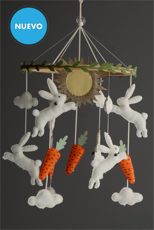 Móvil "Conejitos en el huerto"
