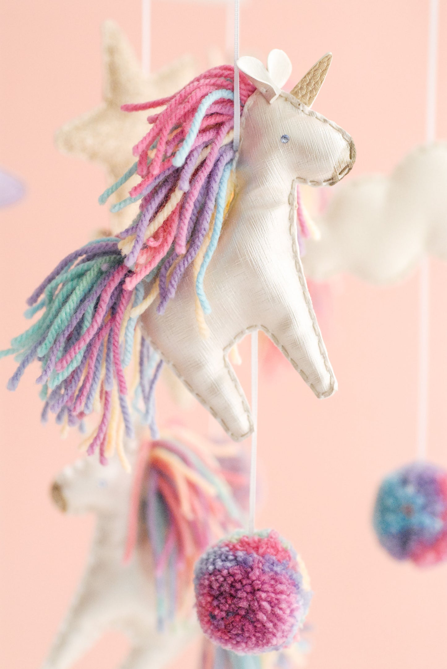 Móvil ”Brillante el unicornio”