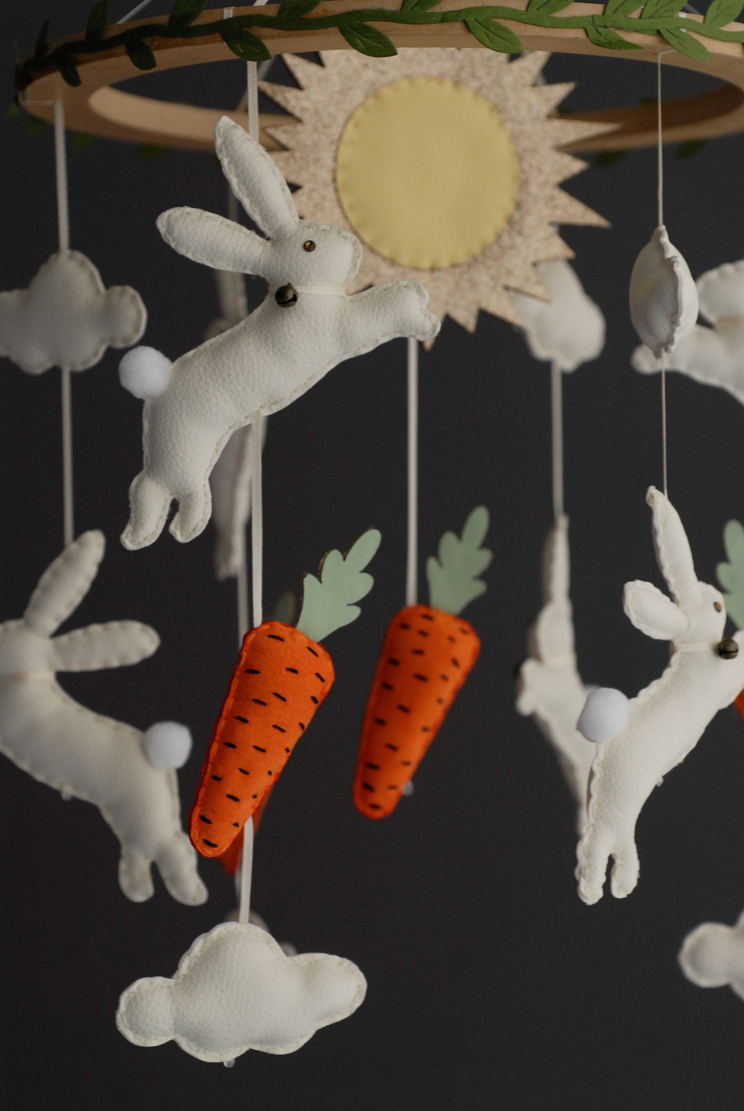 Móvil "Conejitos en el huerto"