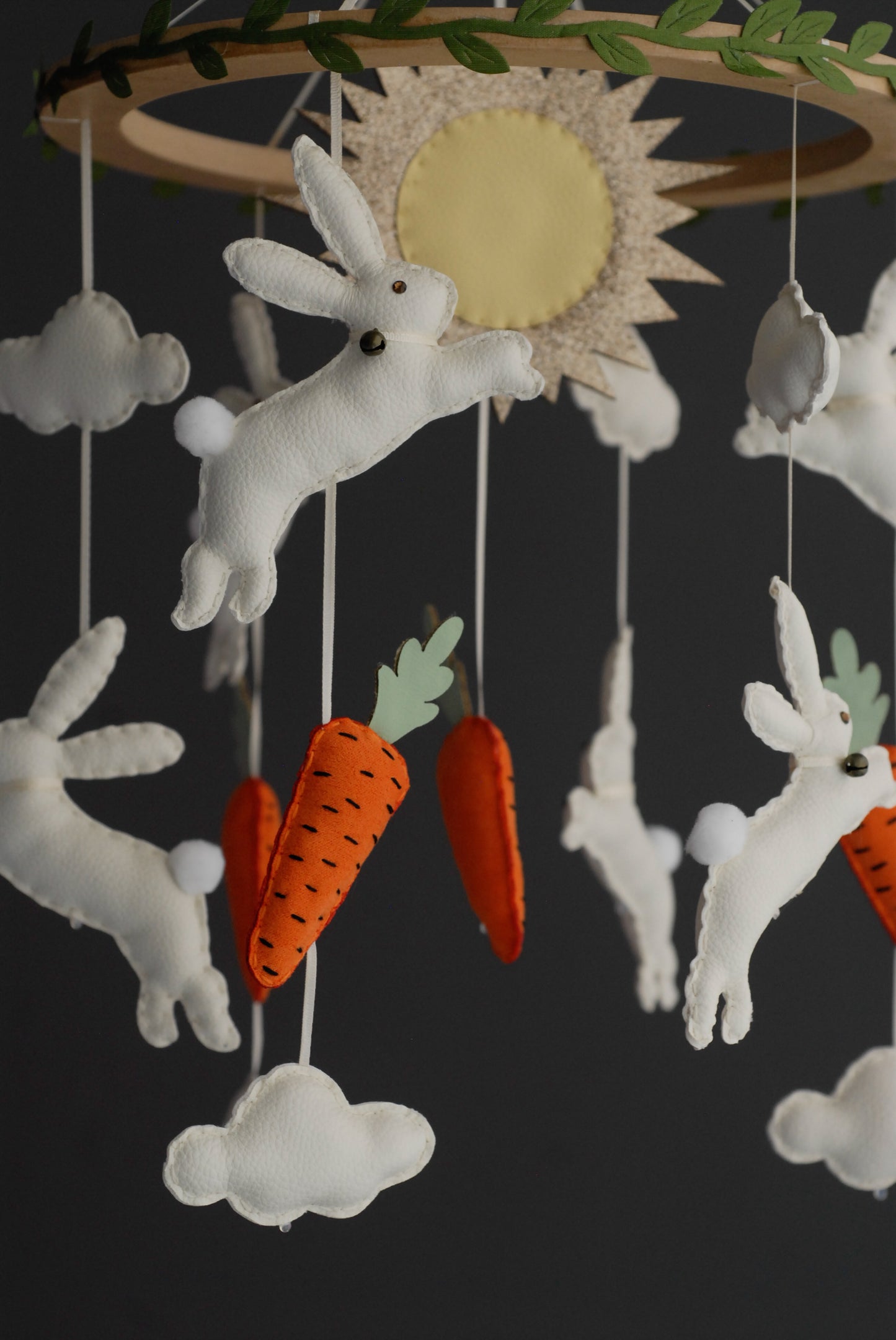 Móvil "Conejitos en el huerto"