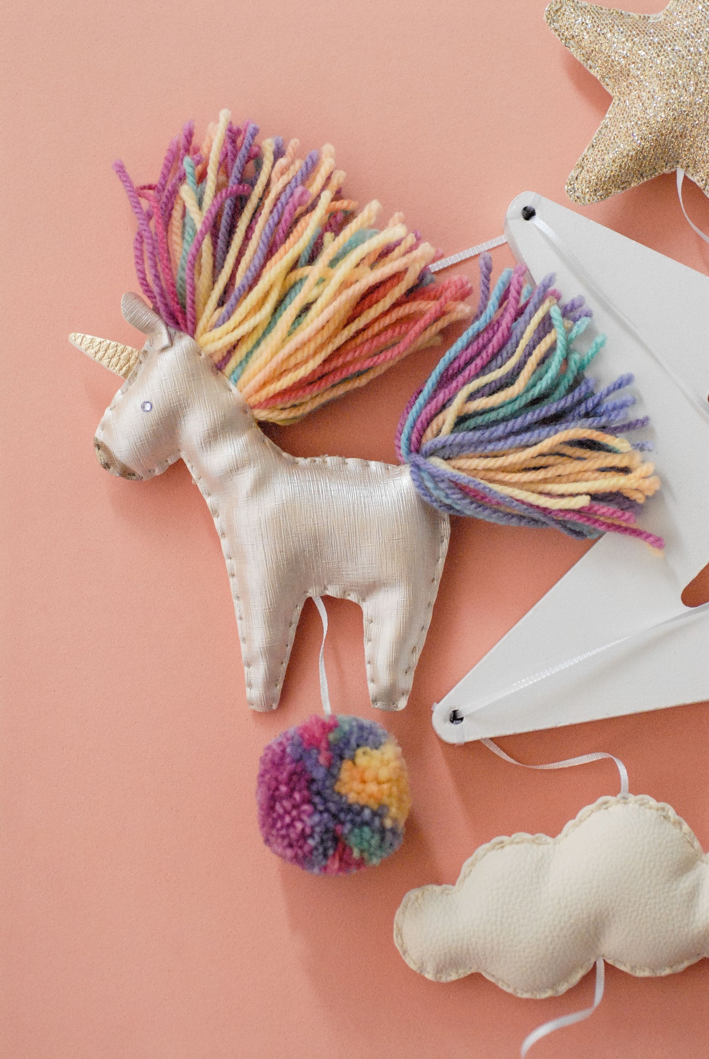 Móvil ”Brillante el unicornio”
