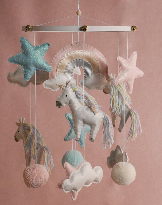 Móvil “Magia de unicornios”