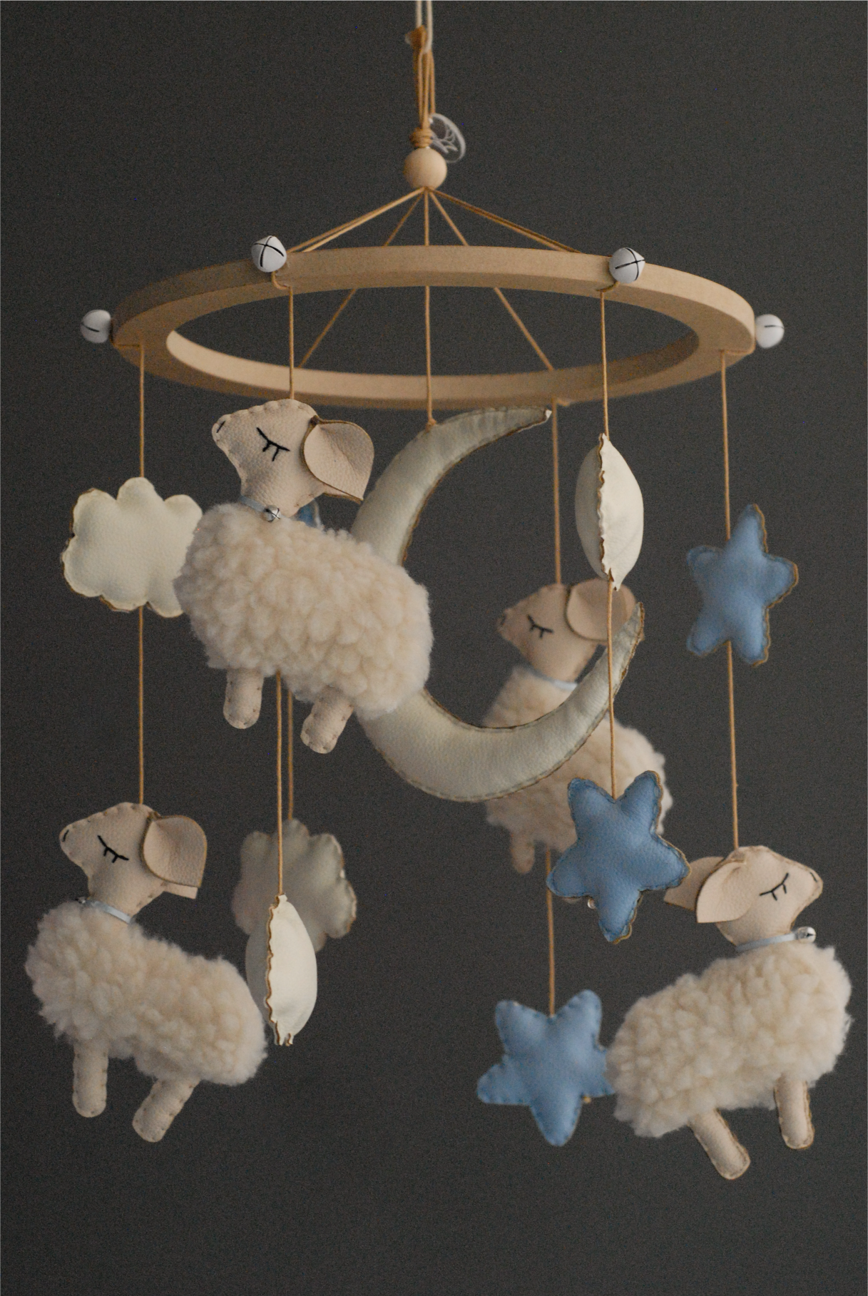 Móvil "Las cuatro Ovejitas y la Luna" Niño