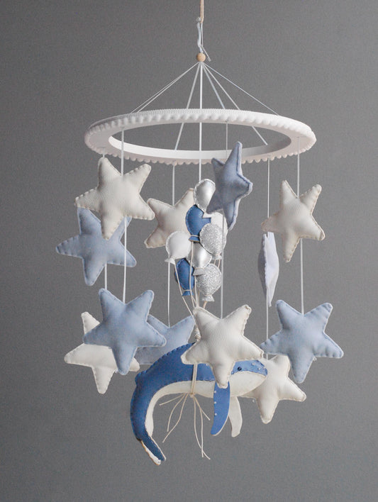 Móvil "Lucía entre globos y estrellas"