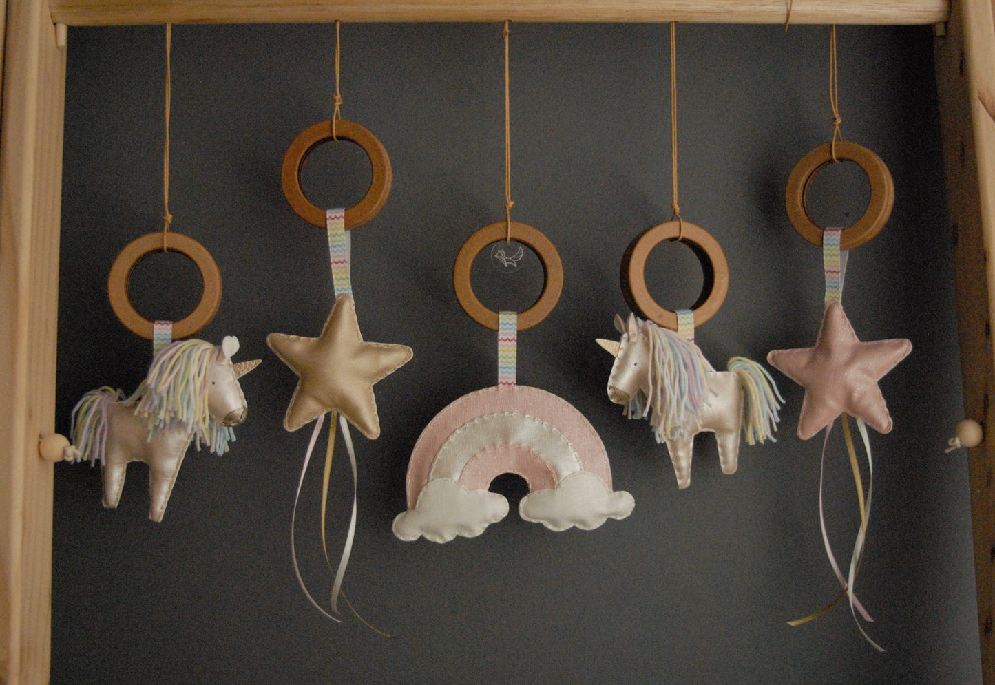 Gimnasio de unicornios (No incluye Playmat)
