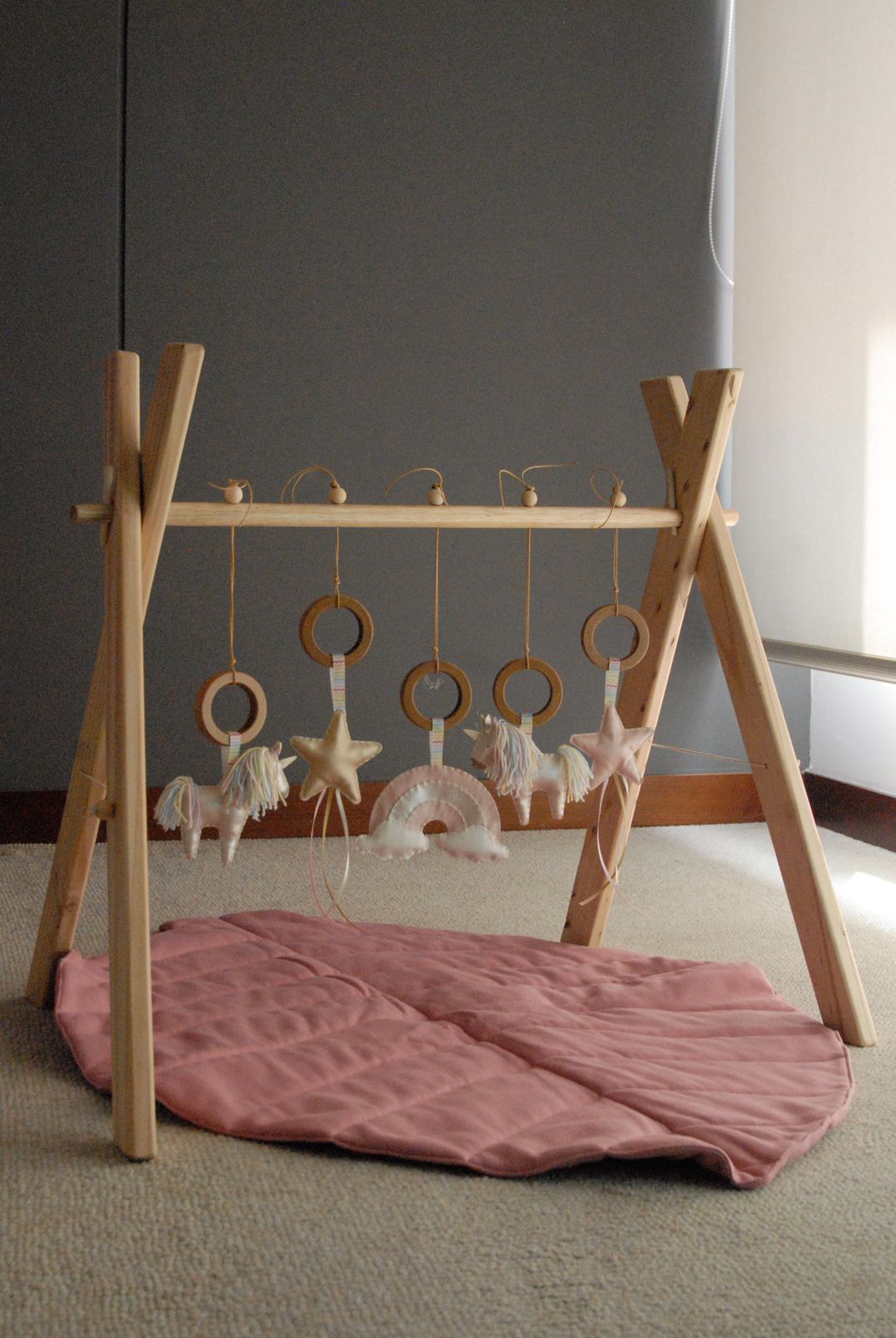 Gimnasio de unicornios (No incluye Playmat)